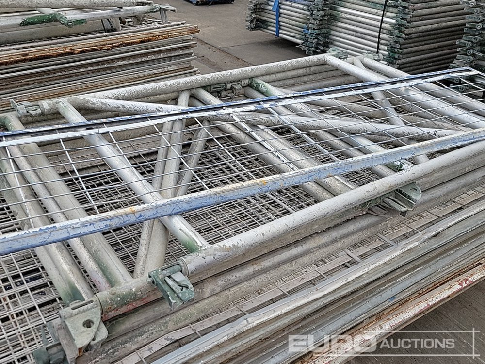 Ehitusseade Selection of Various Size GASS Ledger Frames (6 Pallets of), Pallet of Steel Mesh Panels (4 of): pilt 26