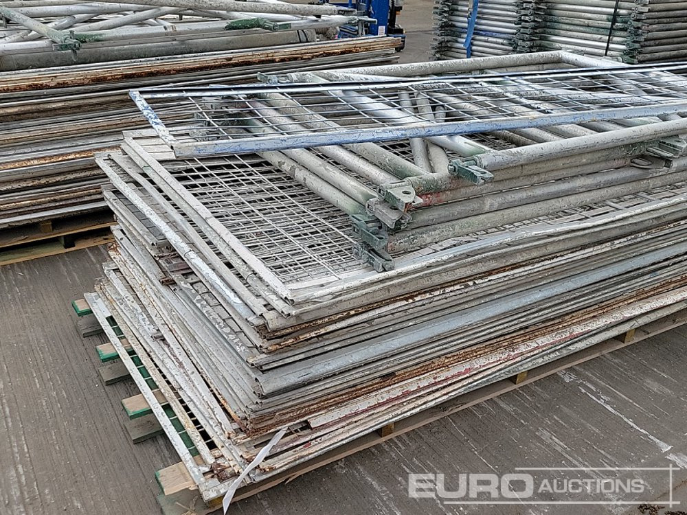 Ehitusseade Selection of Various Size GASS Ledger Frames (6 Pallets of), Pallet of Steel Mesh Panels (4 of): pilt 25