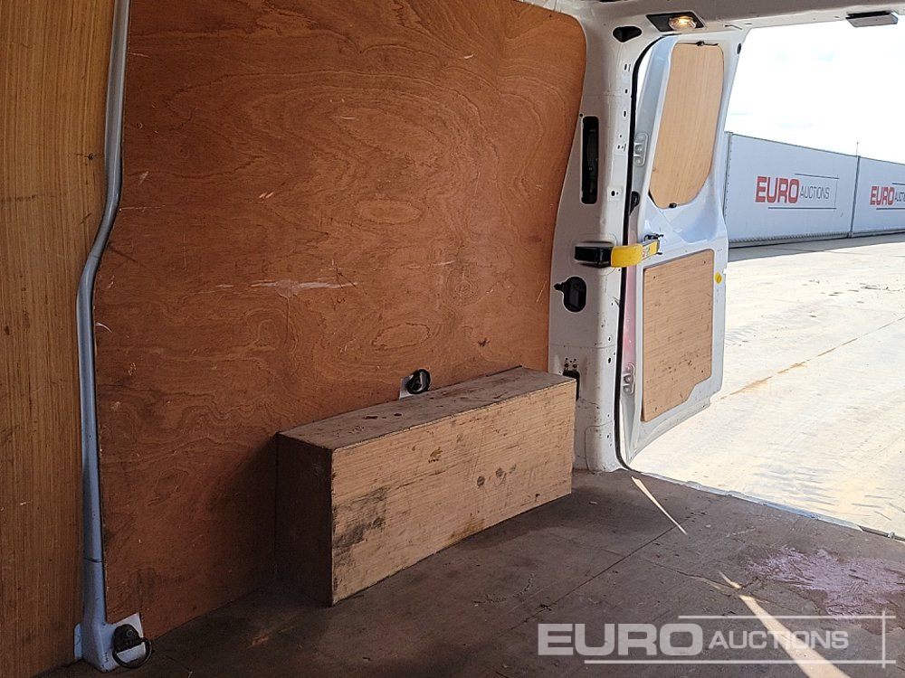 Tarbesõiduk 2021 Ford Transit Custom 300: pilt 15