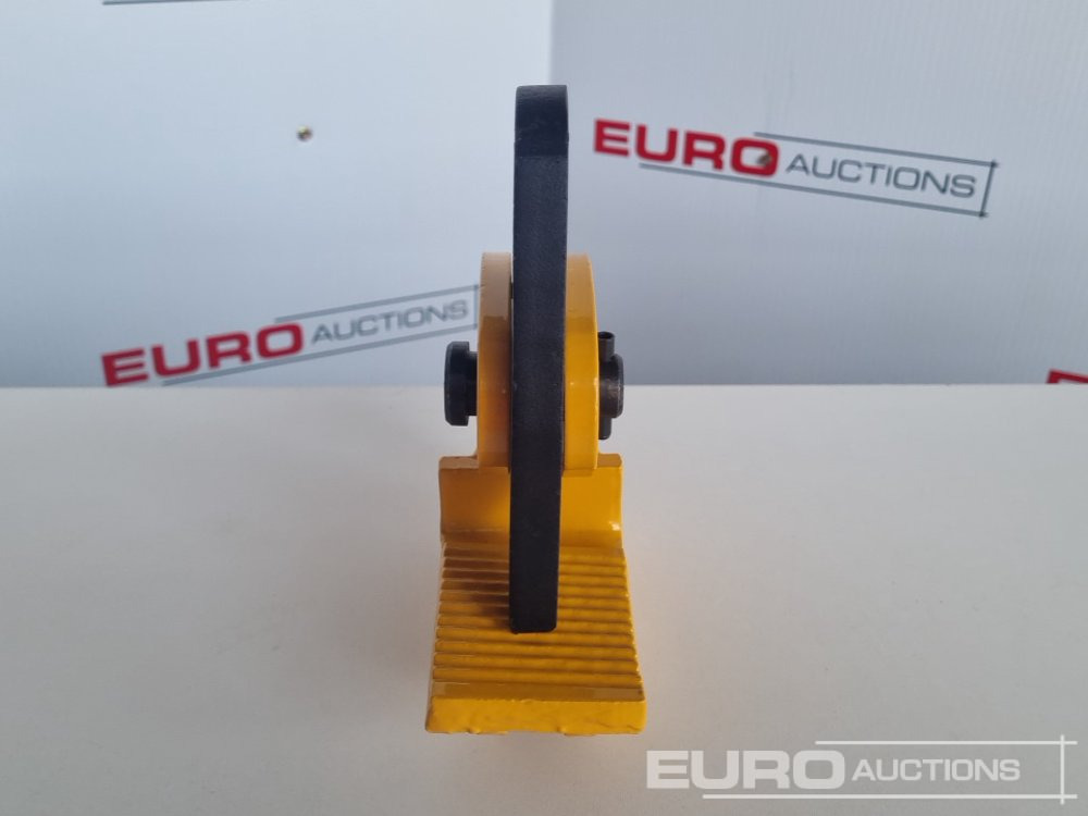 Unused 1 Ton PDB Horizontal Plate Lifting Clamp - Garaažiseadmed: pilt 2 Unused 1 Ton PDB Horizontal Plate Lifting Clamp - Garaažiseadmed: pilt 2