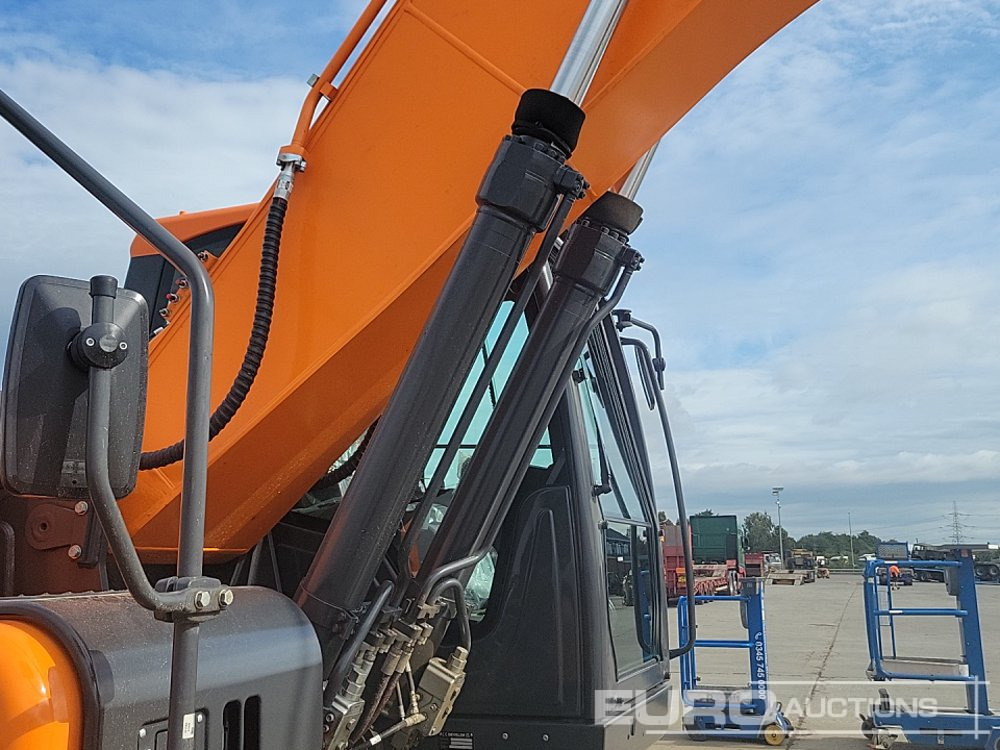 Lintekskavaator Unused 2025 Develon DX225LC-7M: pilt 30