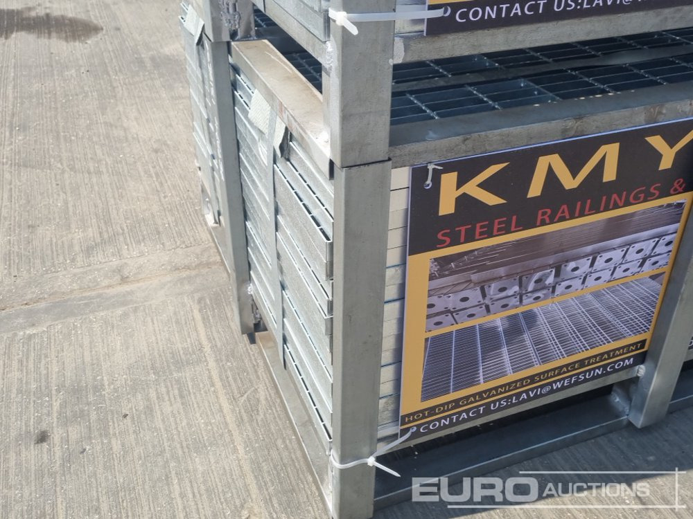 Ehitusseade Unused 2025 KMY INDUSTRIAL Steel Grating (2 of), Stillage of Metal Fencing Posts: pilt 19