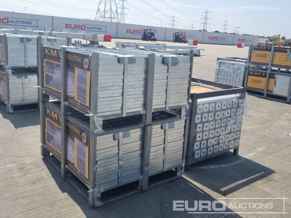 Ehitusseade Unused 2025 KMY INDUSTRIAL Steel Grating (2 of), Stillage of Metal Fencing Posts: pilt 7