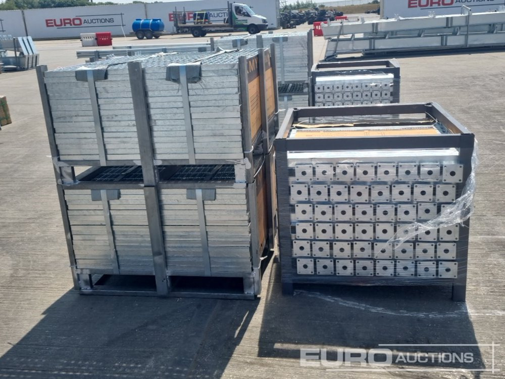 Ehitusseade Unused 2025 KMY INDUSTRIAL Steel Grating (2 of), Stillage of Metal Fencing Posts: pilt 8