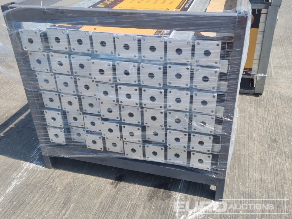Ehitusseade Unused 2025 KMY INDUSTRIAL Steel Grating (2 of), Stillage of Metal Fencing Posts: pilt 11