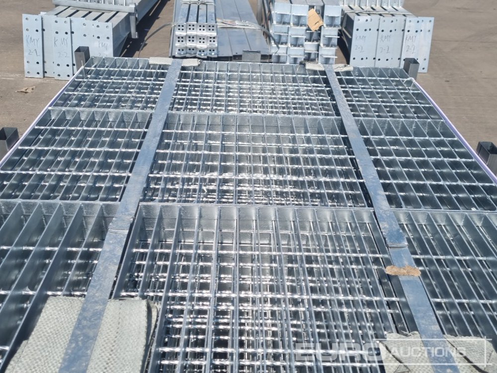 Ehitusseade Unused 2025 KMY INDUSTRIAL Steel Grating (2 of), Stillage of Metal Fencing Posts: pilt 17