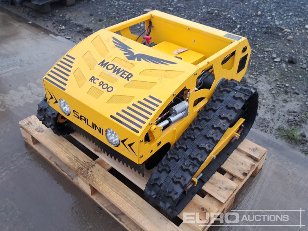 Unused 2025 Salini RC-900 Radio Controlled Tracked Lawnmower (Controls in Office) - Muruniiduk: pilt 1 Unused 2025 Salini RC-900 Radio Controlled Tracked Lawnmower (Controls in Office) - Muruniiduk: pilt 1