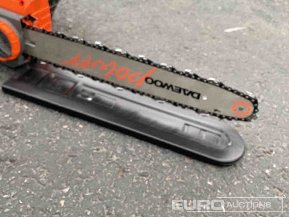 Unused Daewoo DCS2016E 2000W Electric Chainsaw (2 of) - Garaažiseadmed: pilt 3 Unused Daewoo DCS2016E 2000W Electric Chainsaw (2 of) - Garaažiseadmed: pilt 3