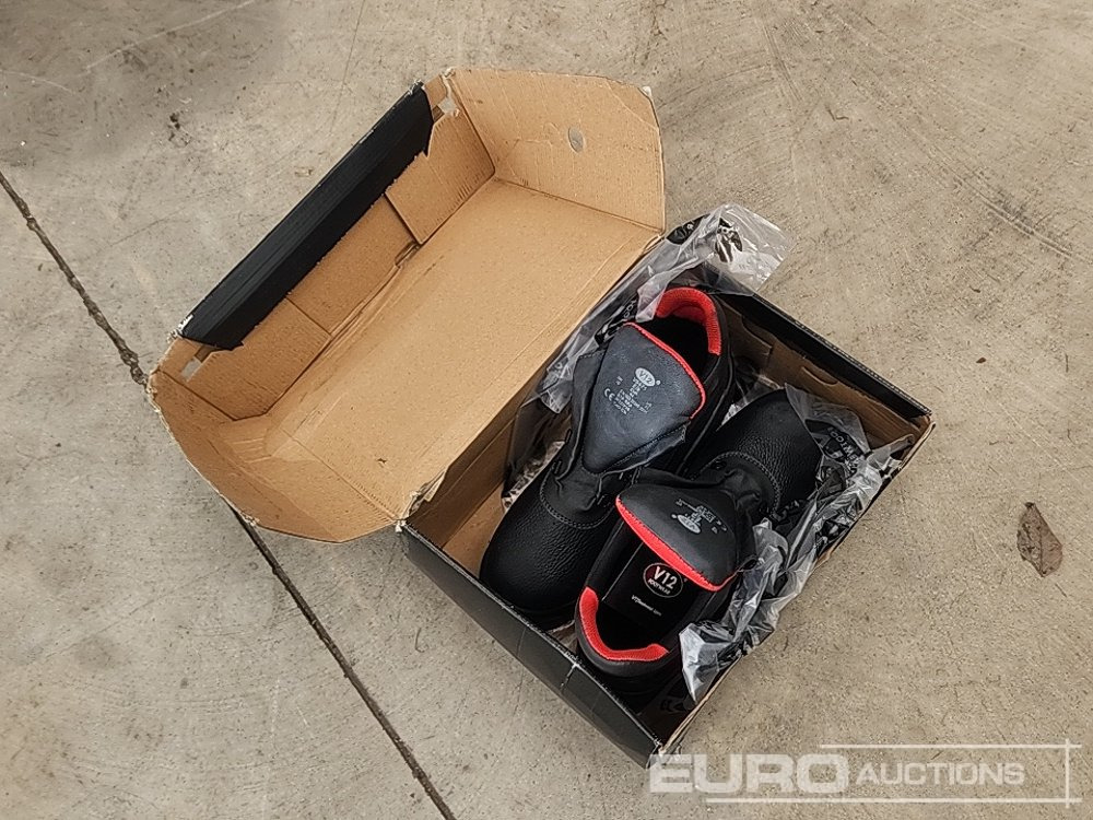 Garaažiseadmed Unused V12 Size 10 Safety Boots: pilt 7