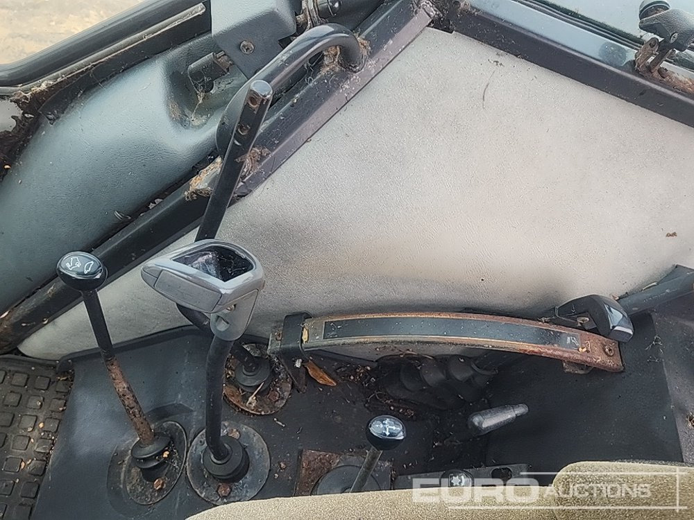 Traktor Valmet 665-4: pilt 27