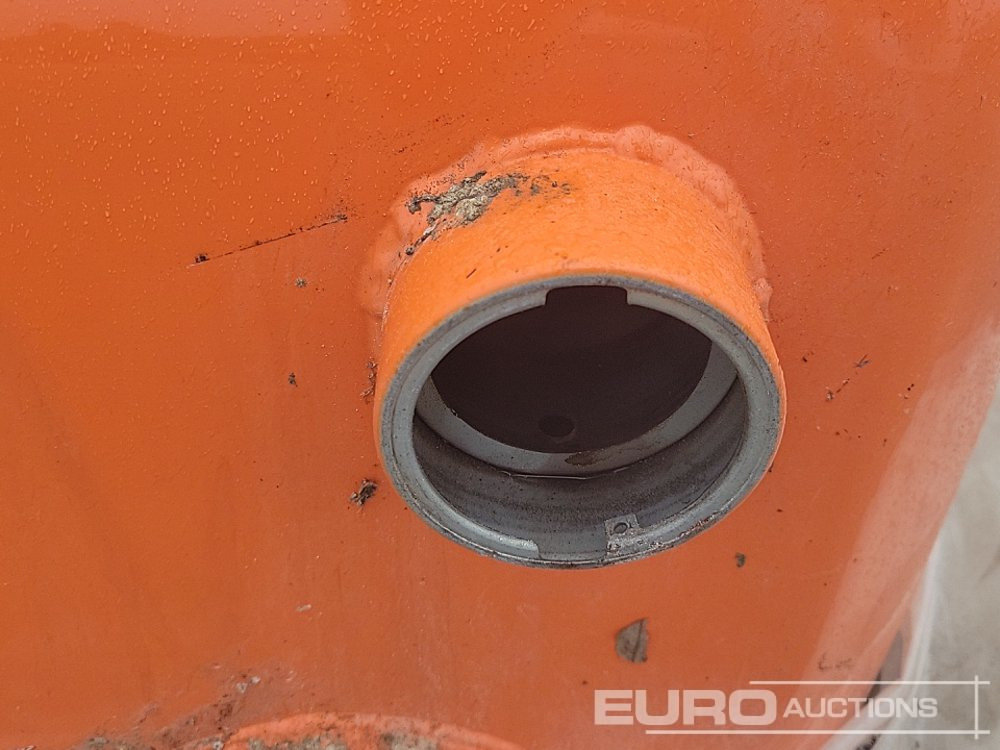 Varuosa Fuel Tank to suit Excavator: pilt 10