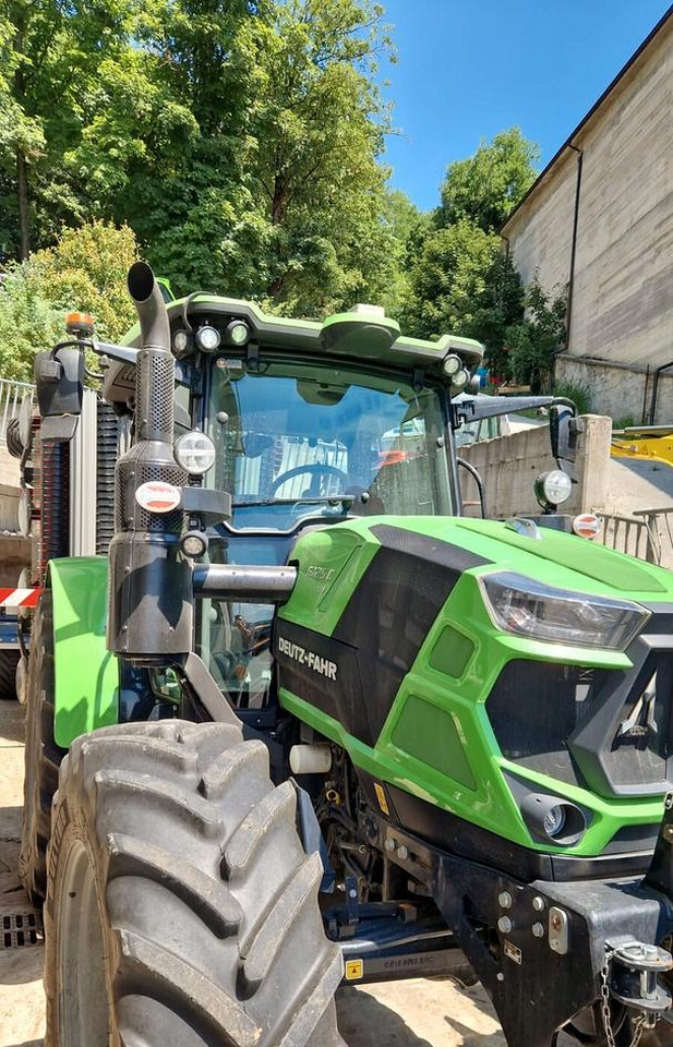 Trattore usato Deutz-Fahr 6125 C TTV - Traktor: pilt 2 Trattore usato Deutz-Fahr 6125 C TTV - Traktor: pilt 2