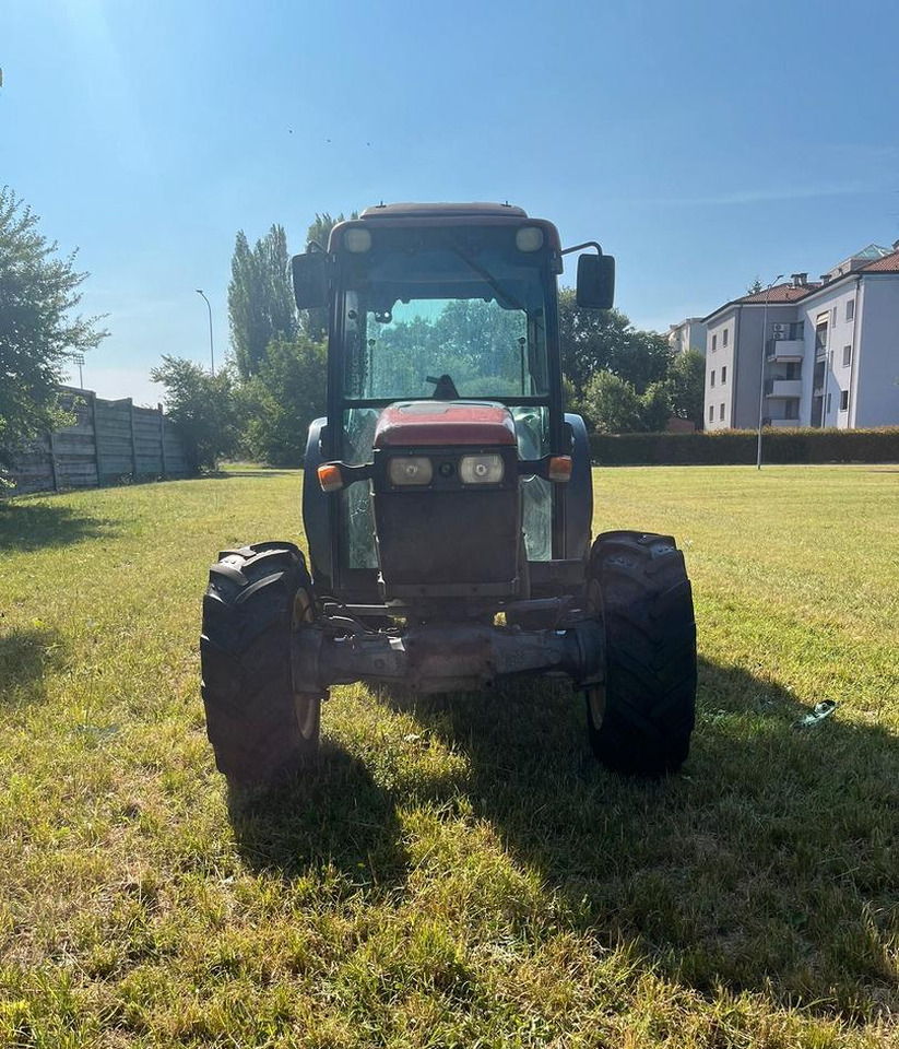 Trattore usato New Holland TNF90 - Traktor: pilt 2 Trattore usato New Holland TNF90 - Traktor: pilt 2