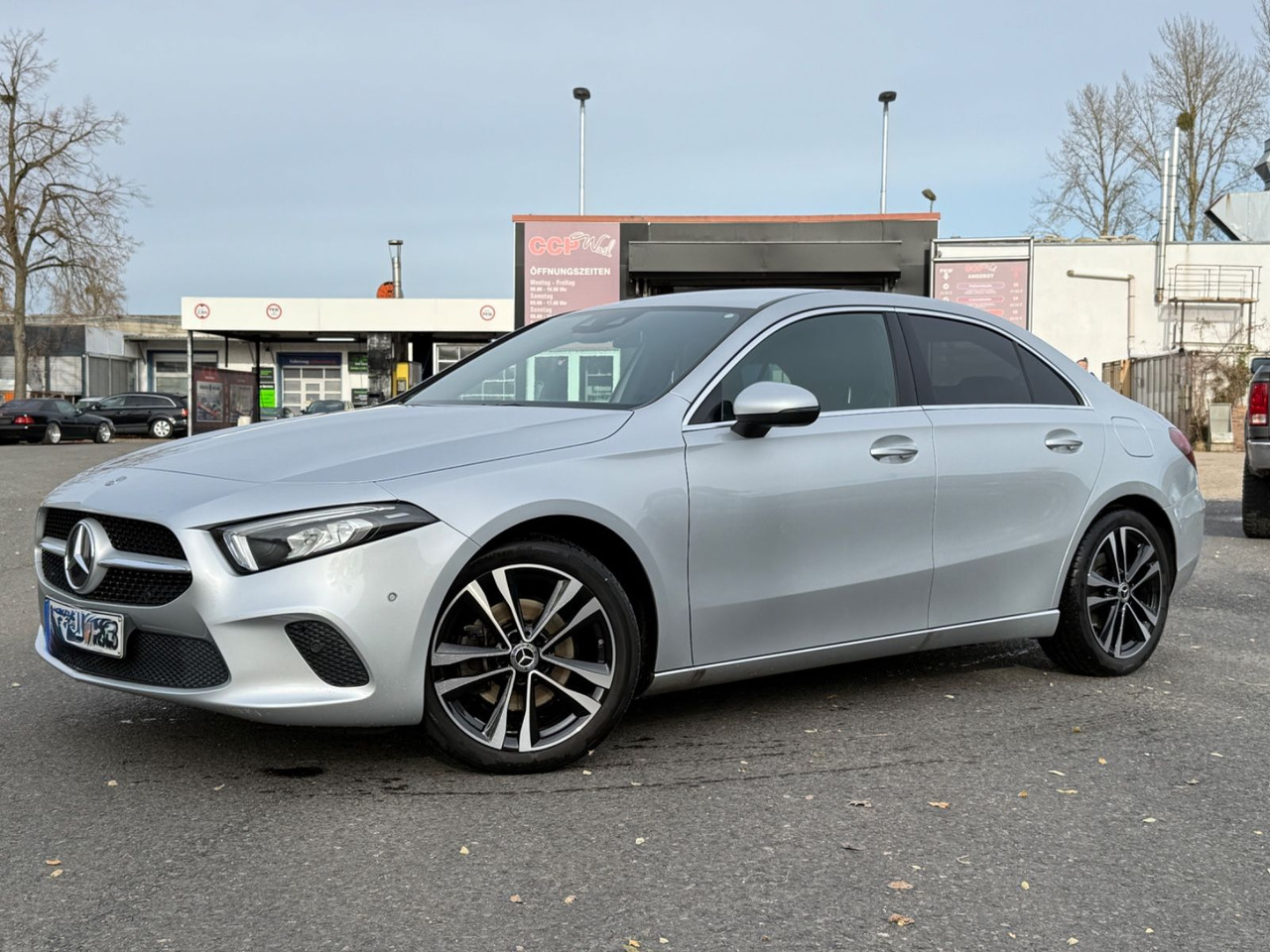 Mercedes-Benz A 200 Lim./LED/KAMERA/NAVI/SITZHZG. - Sedaan: pilt 1 Mercedes-Benz A 200 Lim./LED/KAMERA/NAVI/SITZHZG. - Sedaan: pilt 1