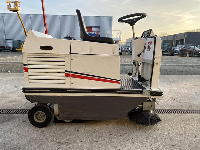 Dulevo 75 EH, Veegmachine - Tööstuslik kuivpühkimismasin: pilt 4 Dulevo 75 EH, Veegmachine - Tööstuslik kuivpühkimismasin: pilt 4