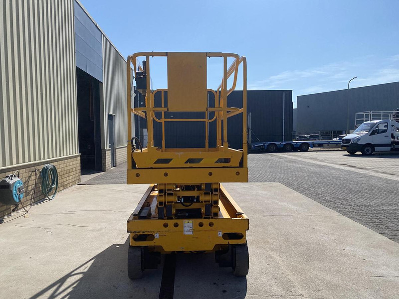 Haulotte Compact 10, Schaar hoogwerker - Platvorm: pilt 5 Haulotte Compact 10, Schaar hoogwerker - Platvorm: pilt 5