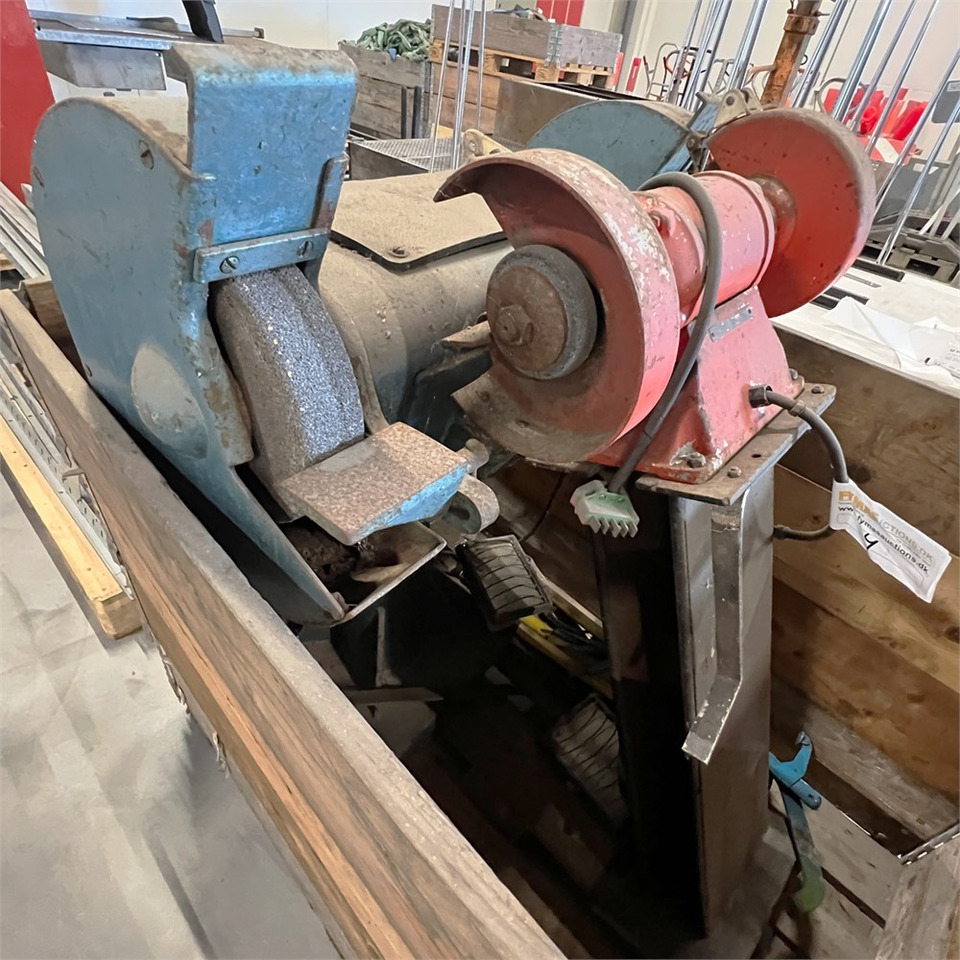 ABC Griding machine and generator / slibemaskine og generator - Tööpink: pilt 1 ABC Griding machine and generator / slibemaskine og generator - Tööpink: pilt 1