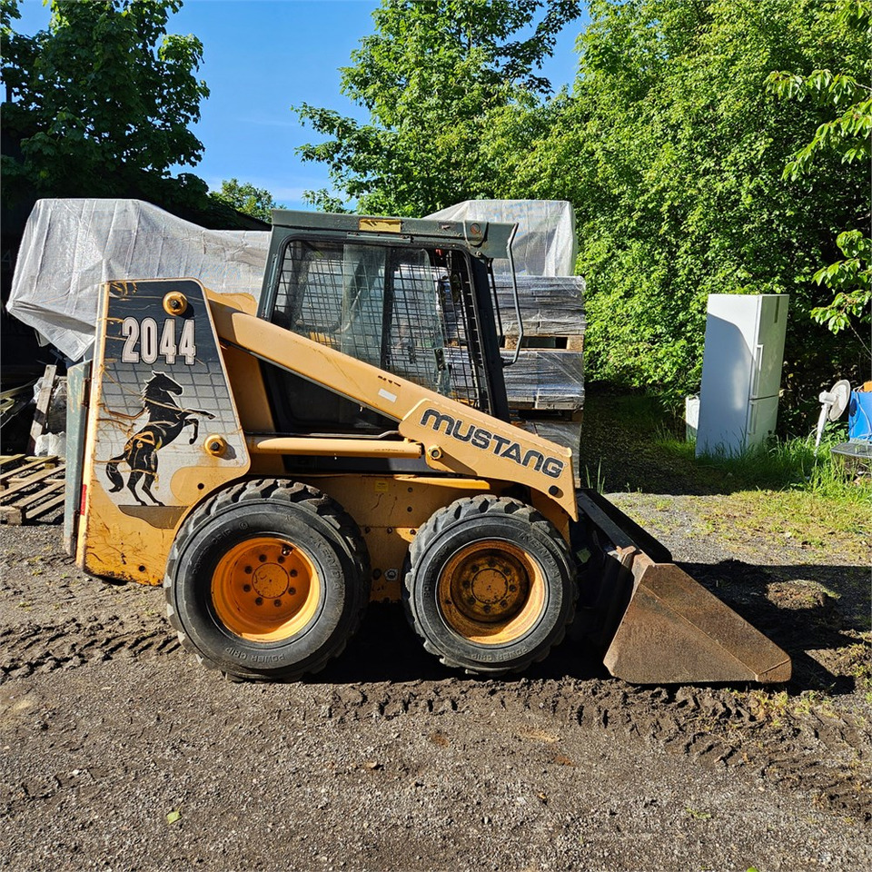 Bobcat Mustang 2044 - Kompaktlaadur: pilt 5 Bobcat Mustang 2044 - Kompaktlaadur: pilt 5
