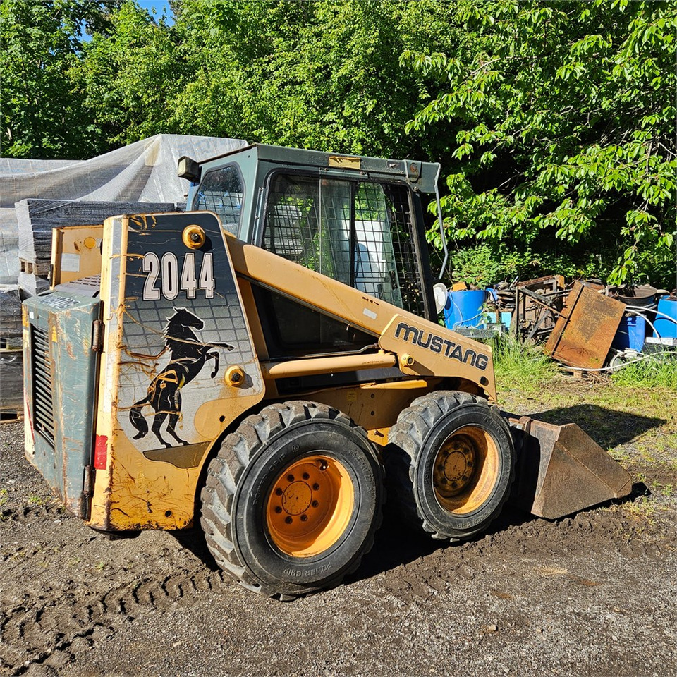 Bobcat Mustang 2044 - Kompaktlaadur: pilt 4 Bobcat Mustang 2044 - Kompaktlaadur: pilt 4