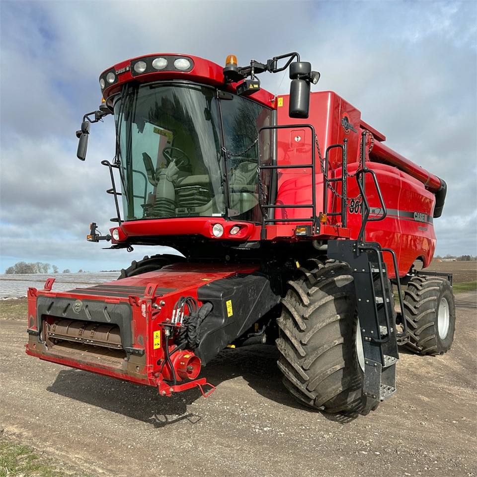 CASE IH 8010 Axial-flow - Saagikoristusmasin: pilt 2 CASE IH 8010 Axial-flow - Saagikoristusmasin: pilt 2