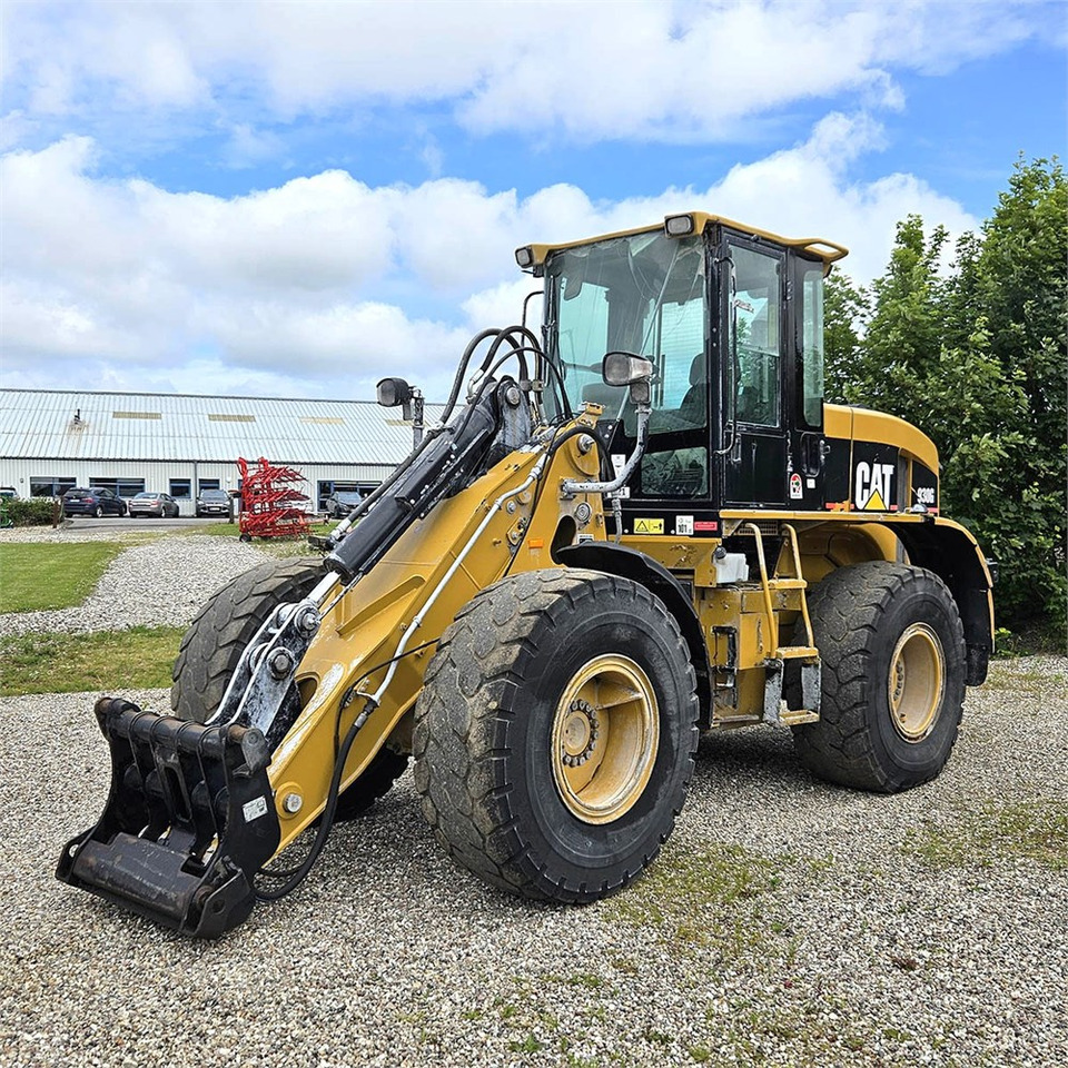 Caterpillar 930G - Rataslaadur: pilt 1 Caterpillar 930G - Rataslaadur: pilt 1