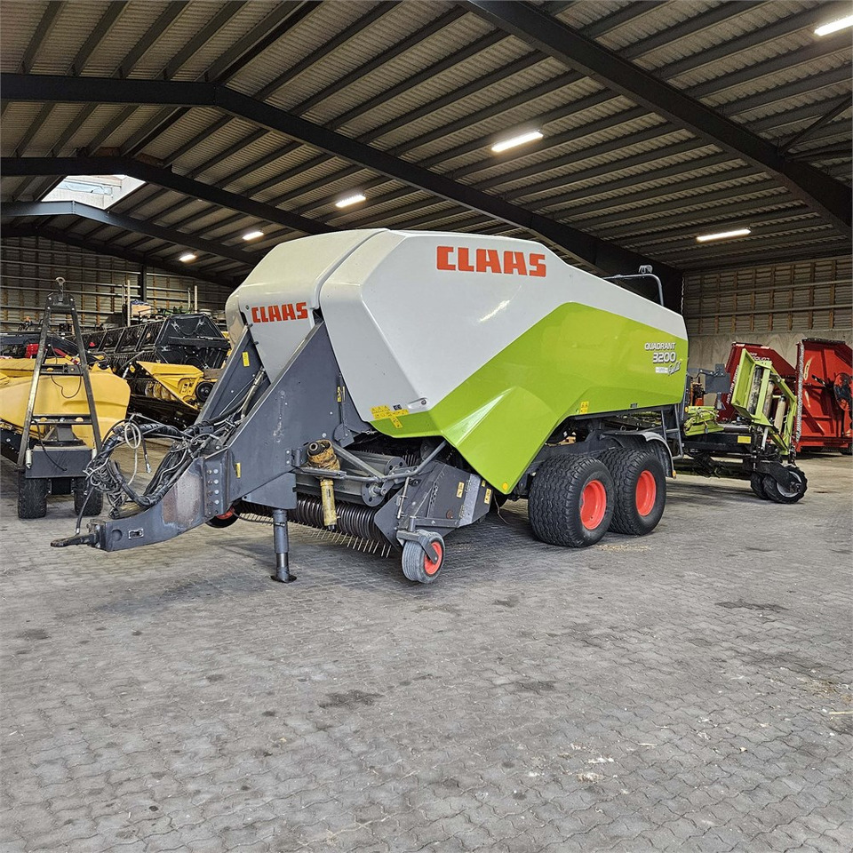 Claas QUADRANT 3200 FC - Kaarutusseadmed: pilt 1 Claas QUADRANT 3200 FC - Kaarutusseadmed: pilt 1