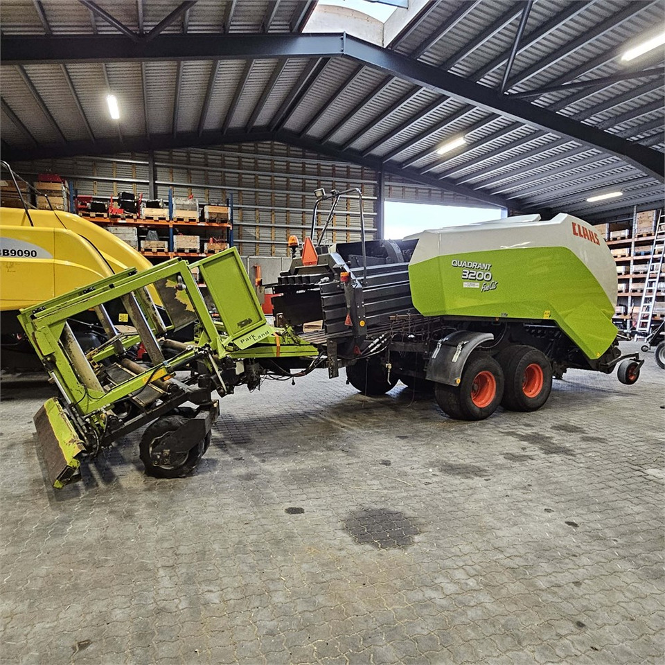 Claas QUADRANT 3200 FC - Kaarutusseadmed: pilt 5 Claas QUADRANT 3200 FC - Kaarutusseadmed: pilt 5