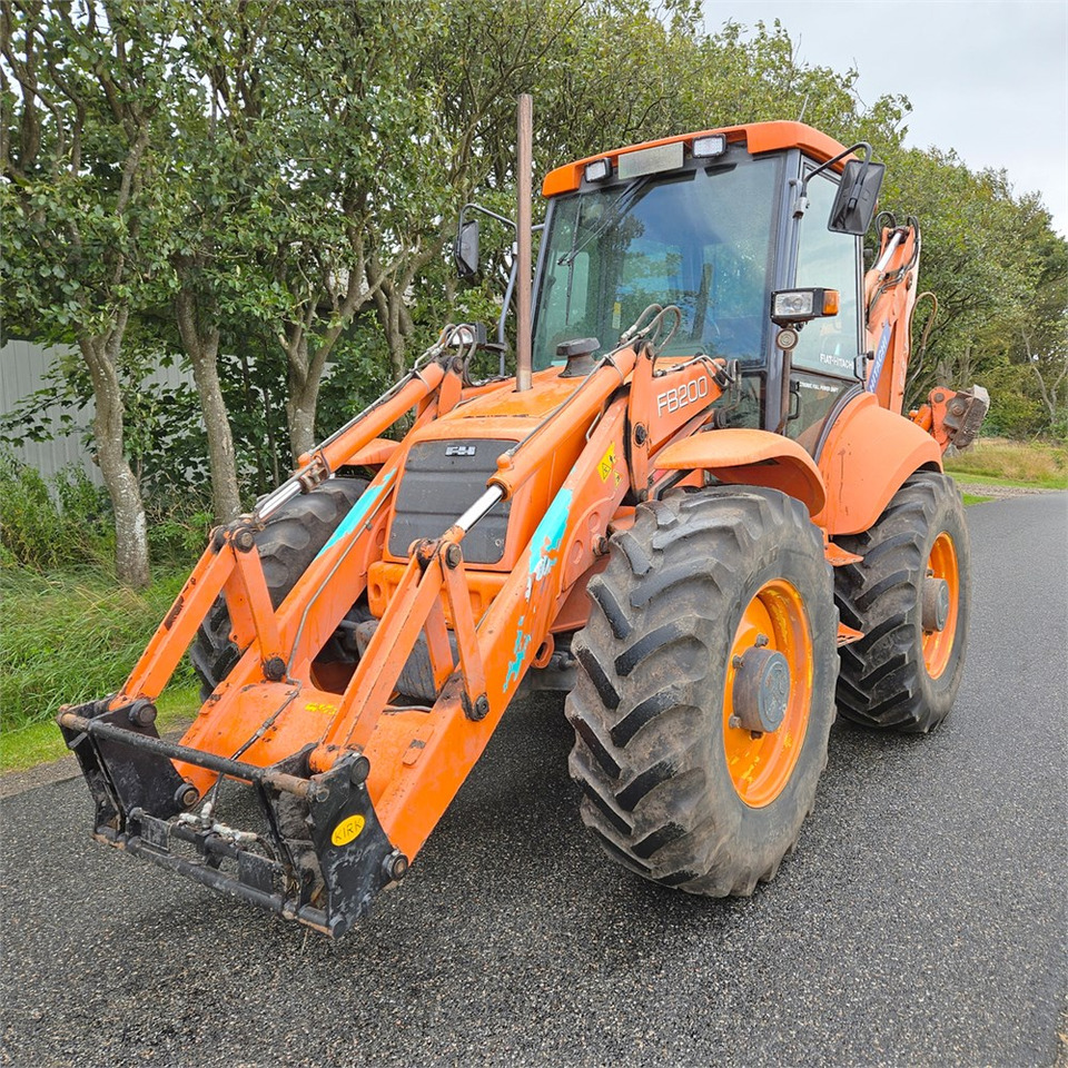 Fiat-Hitachi FB200-4PS - Ekskavaator-laadur: pilt 1 Fiat-Hitachi FB200-4PS - Ekskavaator-laadur: pilt 1