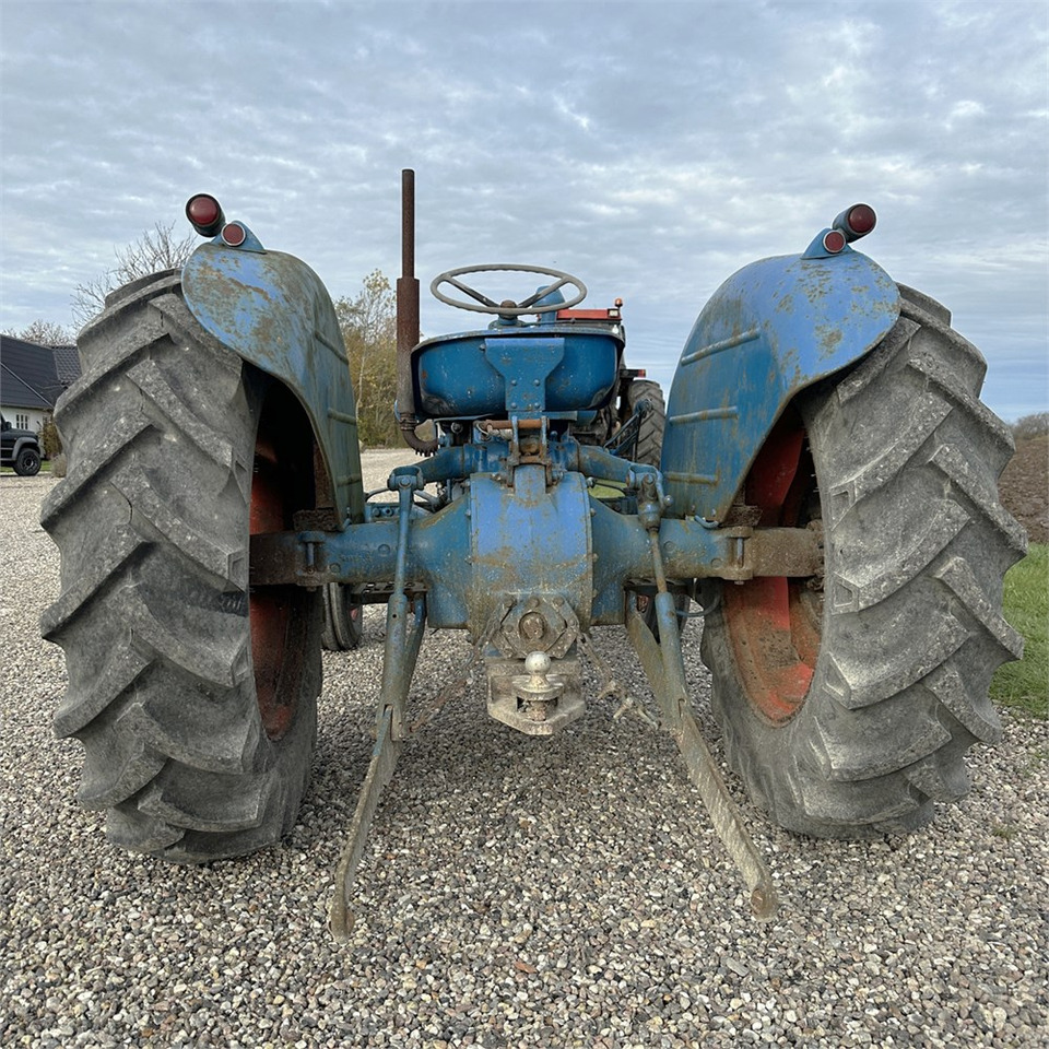 Ford Dexta T3 - Traktor: pilt 5 Ford Dexta T3 - Traktor: pilt 5