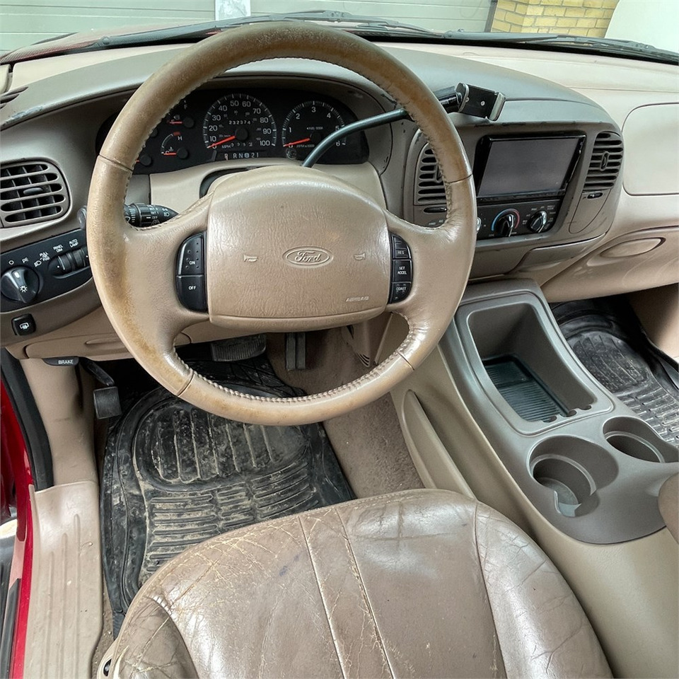 Auto Ford Expedition: pilt 23