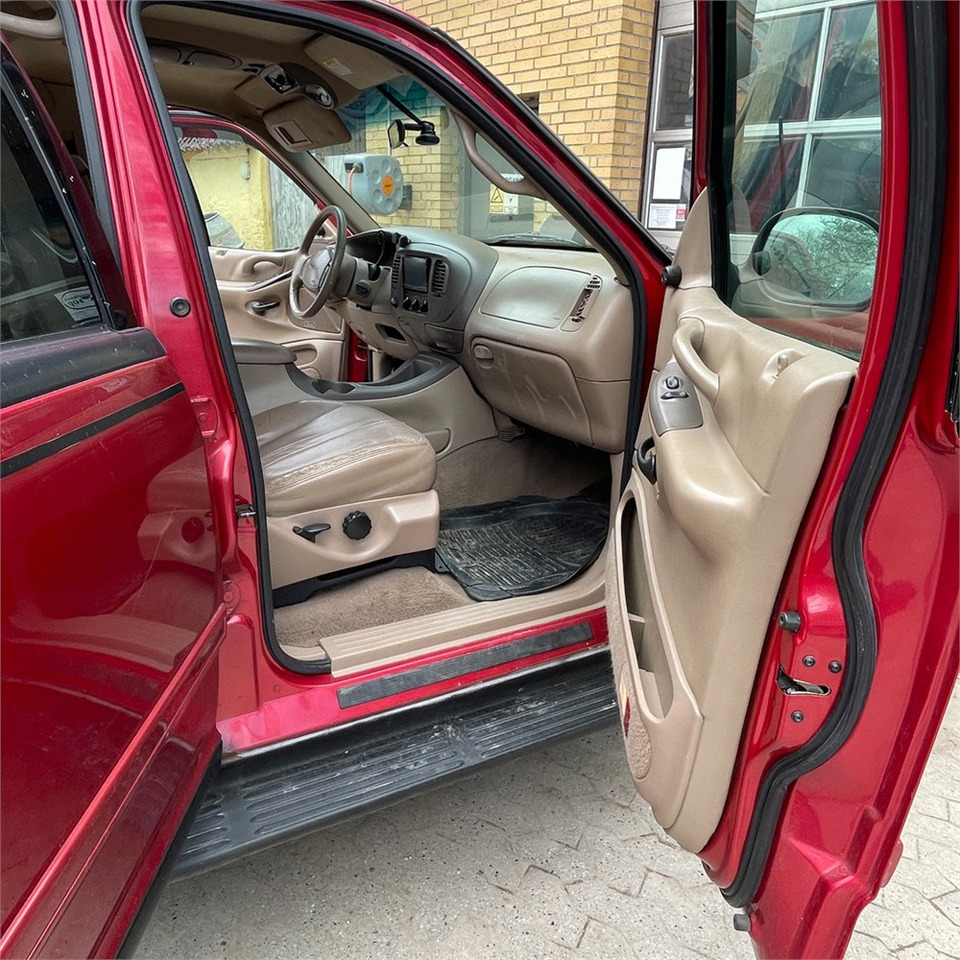 Auto Ford Expedition: pilt 28
