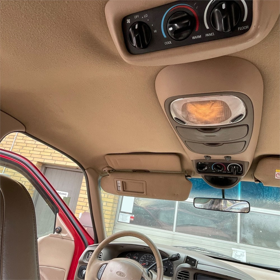 Auto Ford Expedition: pilt 27