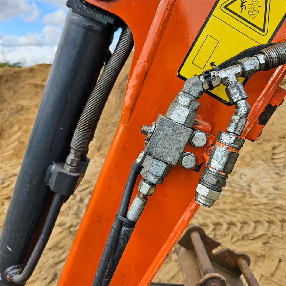 Miniekskavaator Hitachi ZX19-6 CR: pilt 21