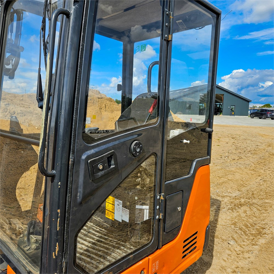 Miniekskavaator Hitachi ZX19-6 CR: pilt 8