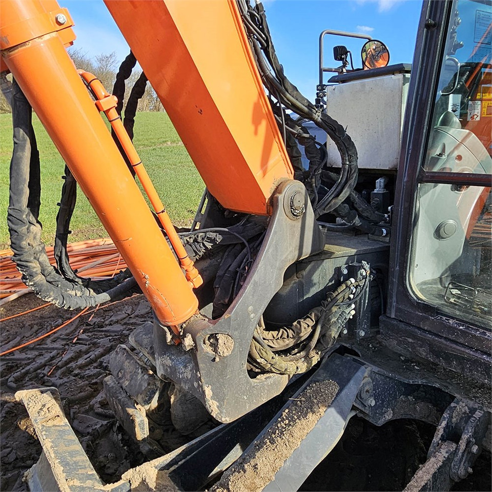 Miniekskavaator Hitachi ZX85USB-6: pilt 38 Miniekskavaator Hitachi ZX85USB-6: pilt 38