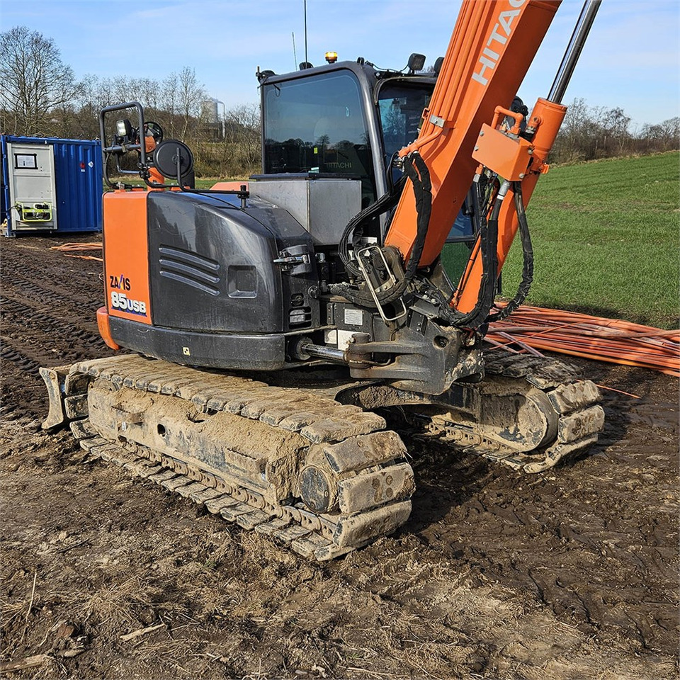 Miniekskavaator Hitachi ZX85USB-6: pilt 10 Miniekskavaator Hitachi ZX85USB-6: pilt 10