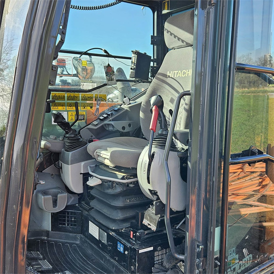 Miniekskavaator Hitachi ZX85USB-6: pilt 16 Miniekskavaator Hitachi ZX85USB-6: pilt 16