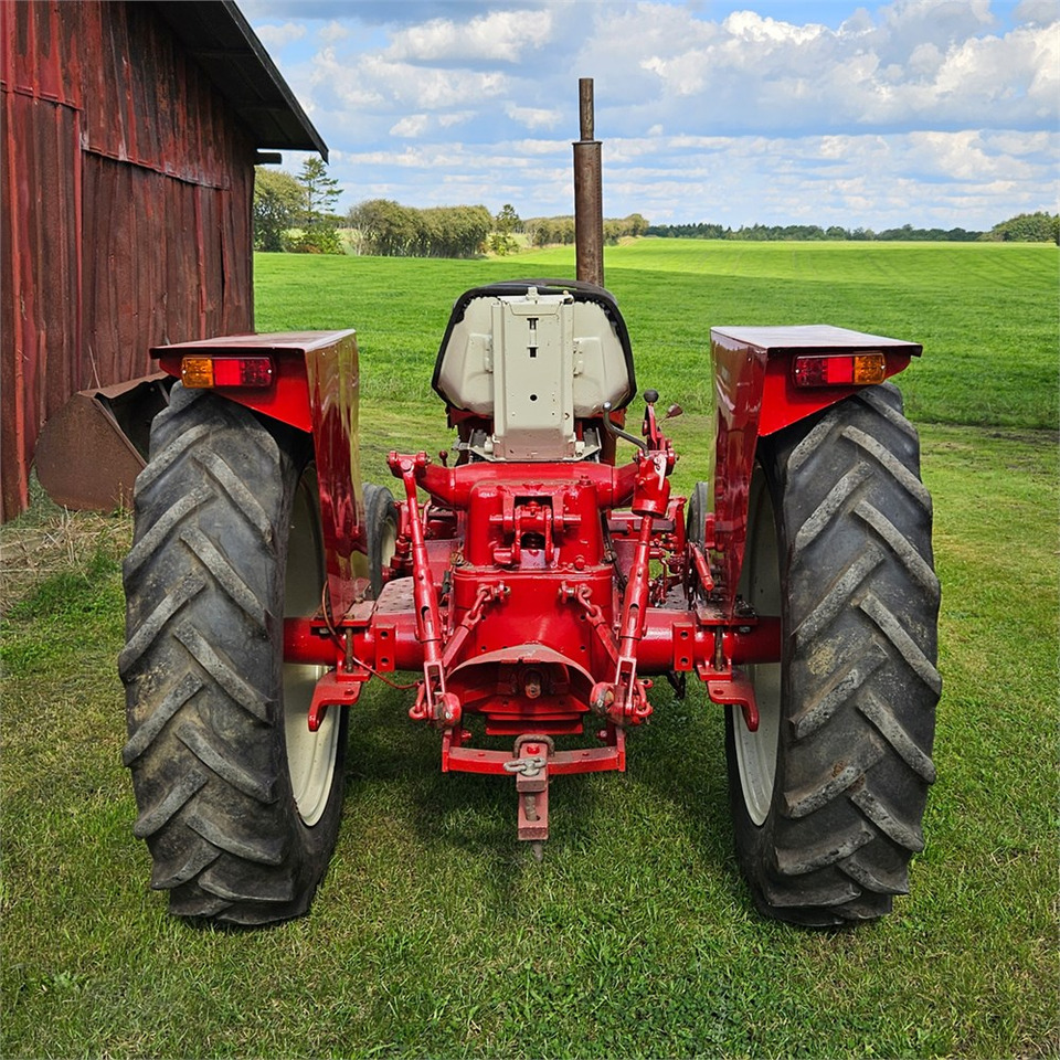 IH 444 - Traktor: pilt 5 IH 444 - Traktor: pilt 5