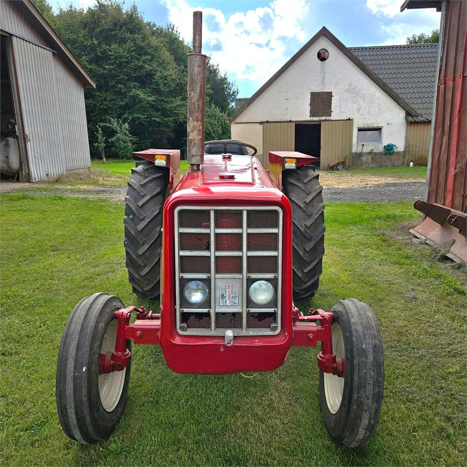 IH 444 - Traktor: pilt 2 IH 444 - Traktor: pilt 2