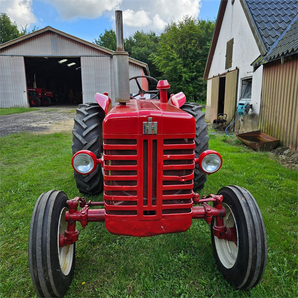 IH B-275 - Traktor: pilt 2 IH B-275 - Traktor: pilt 2