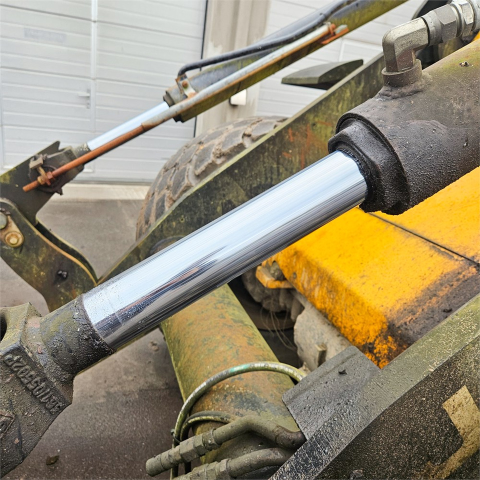 Rataslaadur JCB 437HT T4: pilt 28