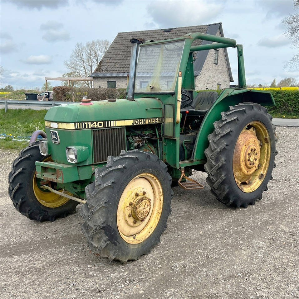 John Deere 1140 - Traktor: pilt 1 John Deere 1140 - Traktor: pilt 1