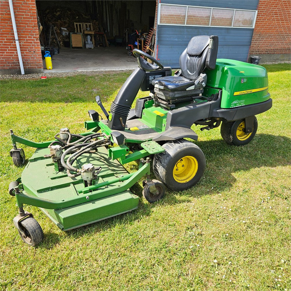 John Deere 2500B PrecisionCut - Muruniiduk: pilt 1 John Deere 2500B PrecisionCut - Muruniiduk: pilt 1