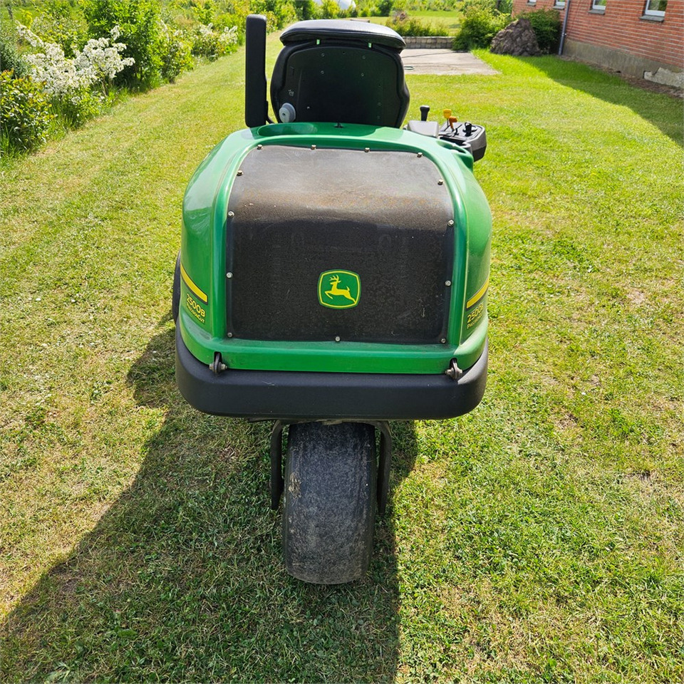 John Deere 2500B PrecisionCut - Muruniiduk: pilt 5 John Deere 2500B PrecisionCut - Muruniiduk: pilt 5
