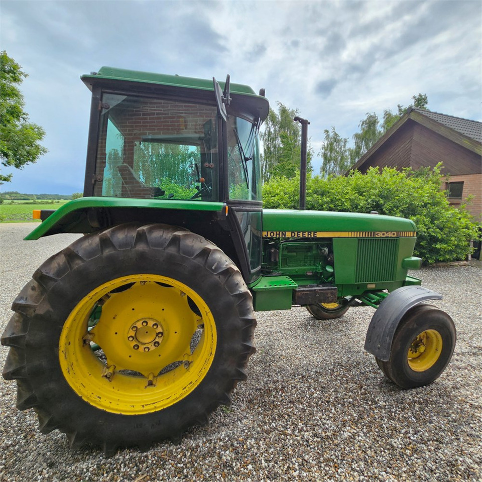 Traktor John Deere 3040: pilt 6