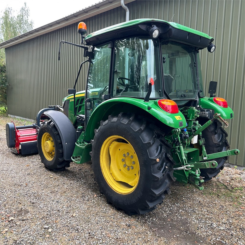 John Deere 5058 E - Traktor: pilt 5 John Deere 5058 E - Traktor: pilt 5