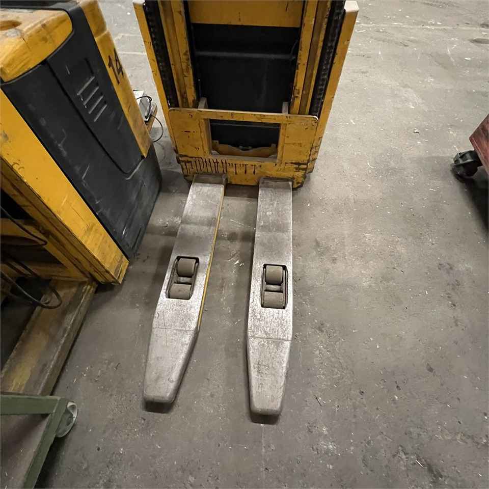 Jungheinrich Hawker Perfect Plus 3 PzB 300 liising Jungheinrich Hawker Perfect Plus 3 PzB 300: pilt 8