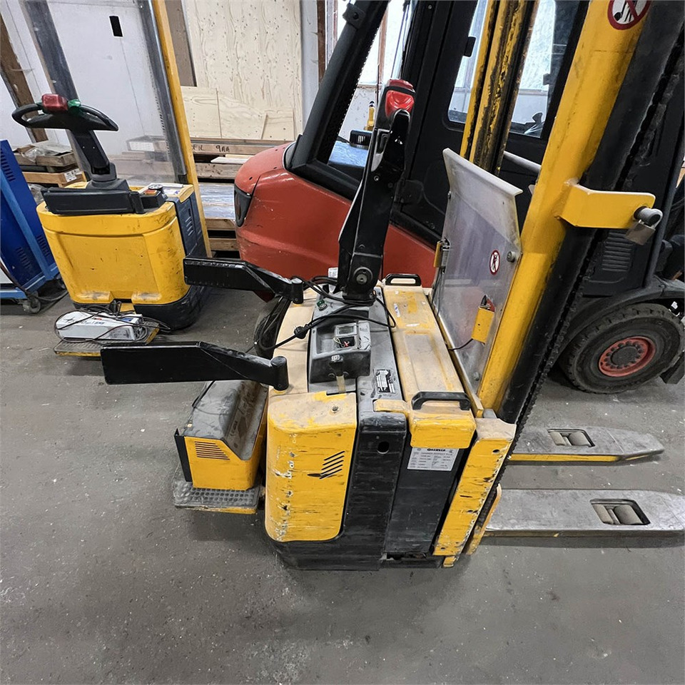 Jungheinrich Hawker Perfect Plus 3 PzB 300 liising Jungheinrich Hawker Perfect Plus 3 PzB 300: pilt 12
