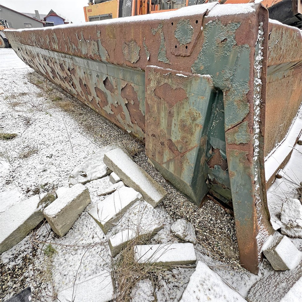 Kel-Berg Hardox - Kallur-poolhaagis: pilt 4 Kel-Berg Hardox - Kallur-poolhaagis: pilt 4