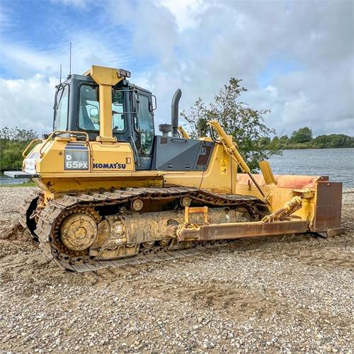 Komatsu D65 PX-15 EO - Buldooser: pilt 3 Komatsu D65 PX-15 EO - Buldooser: pilt 3